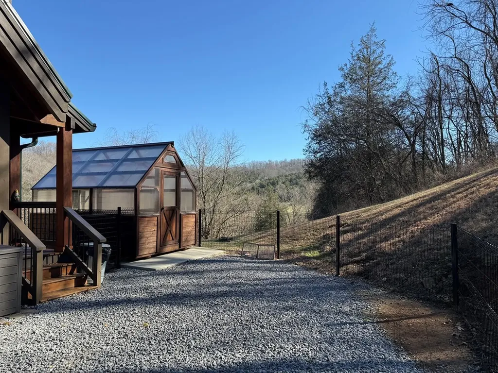 575 East Fork Road Whitleyville TN 38588