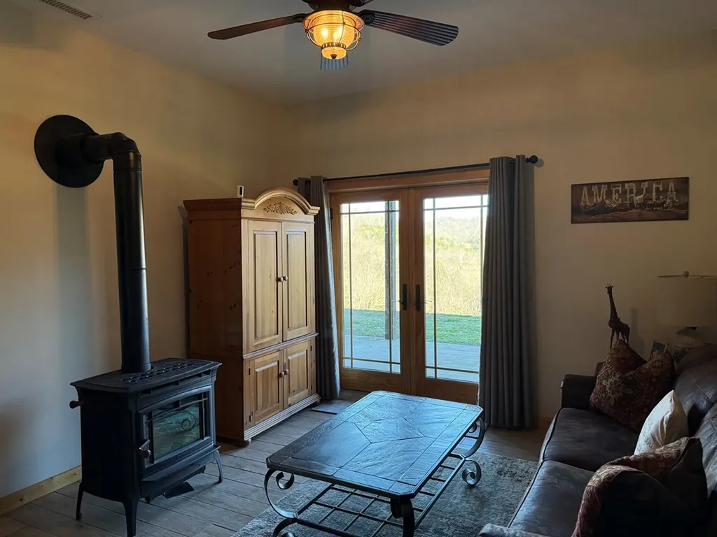 575 East Fork Road Whitleyville TN 38588