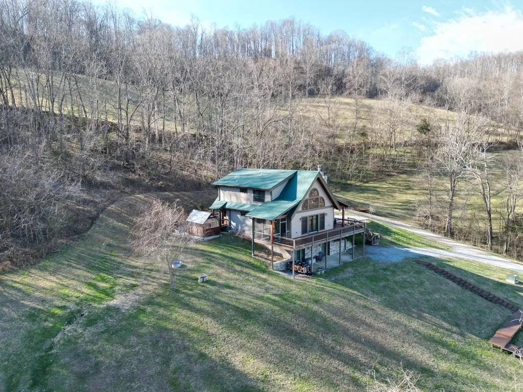 575 East Fork Road Whitleyville TN 38588