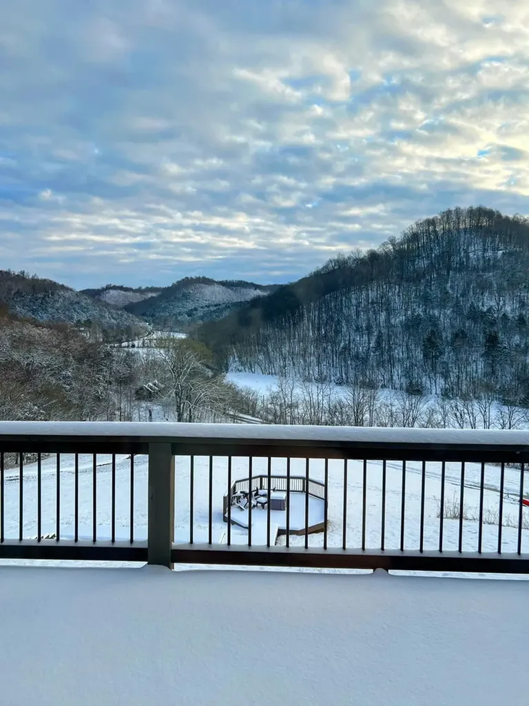 575 East Fork Road Whitleyville TN 38588