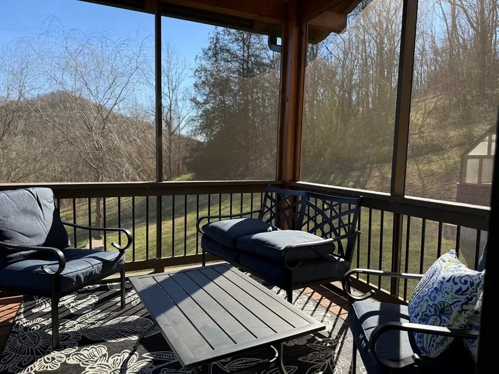 575 East Fork Road Whitleyville TN 38588