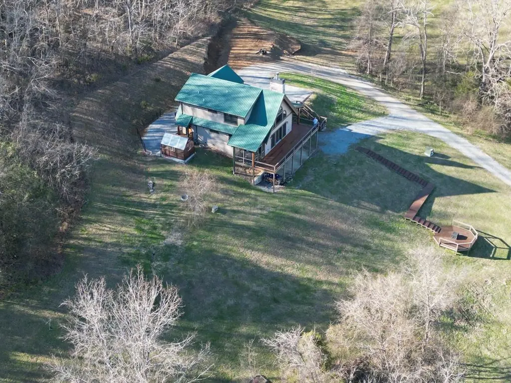 575 East Fork Road Whitleyville TN 38588