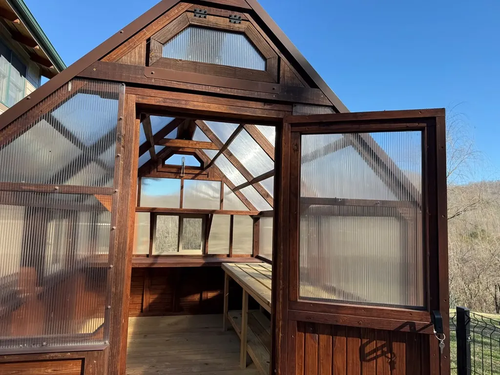 575 East Fork Road Whitleyville TN 38588