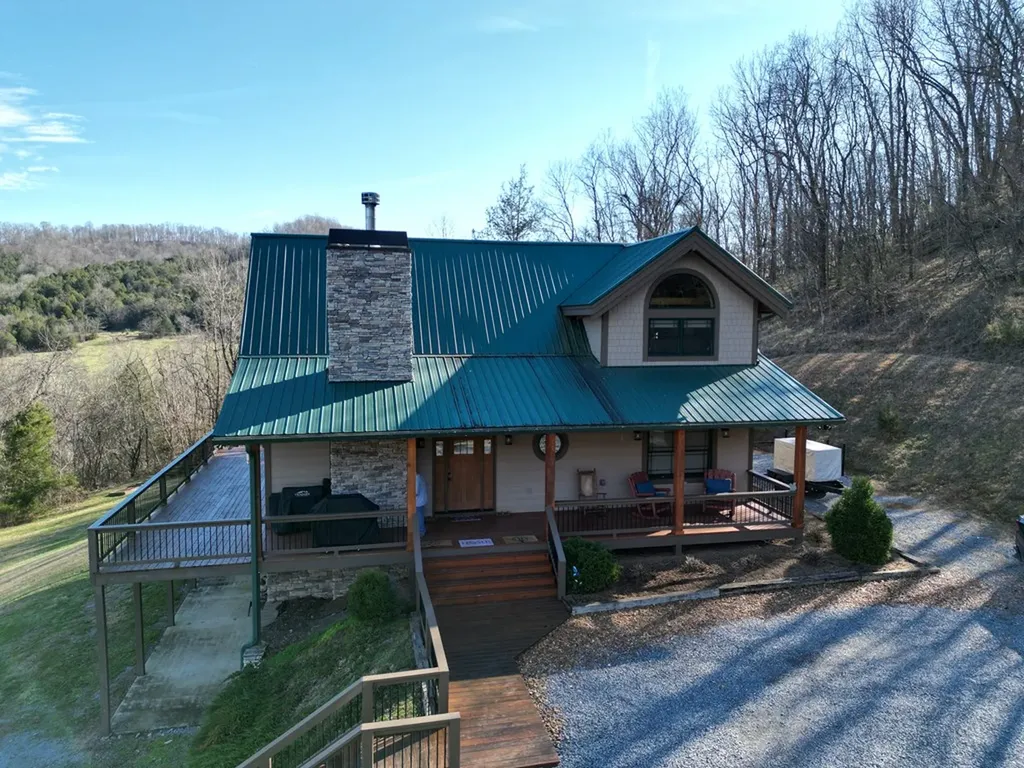 575 East Fork Road Whitleyville TN 38588