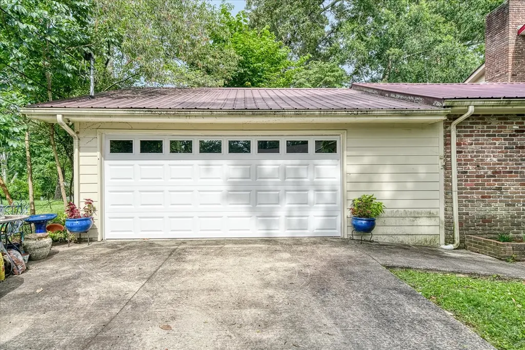 1025 N Maple Avenue Cookeville TN 38501