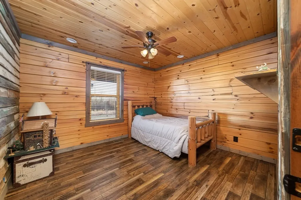 40 Diamond Padgett Lane Monterey TN 38574