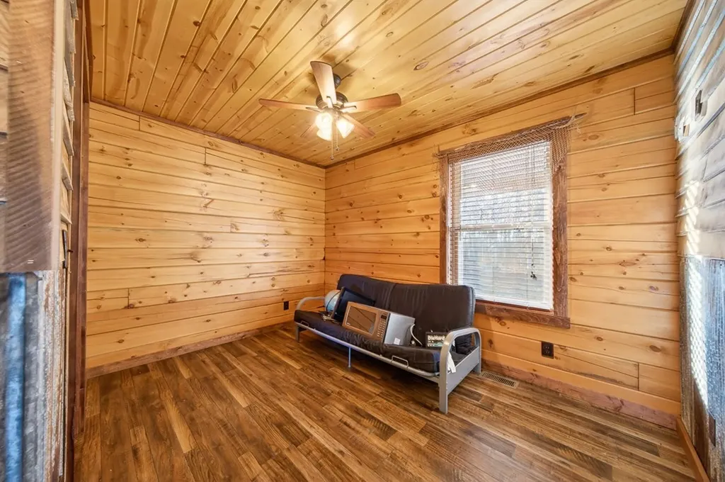 40 Diamond Padgett Lane Monterey TN 38574