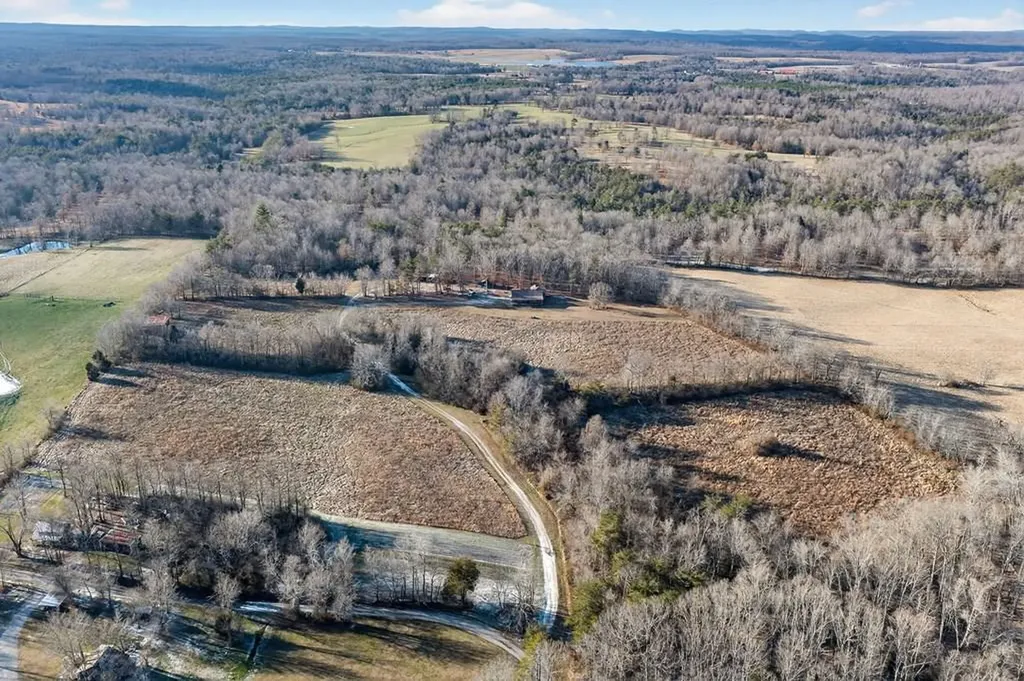 40 Diamond Padgett Lane Monterey TN 38574