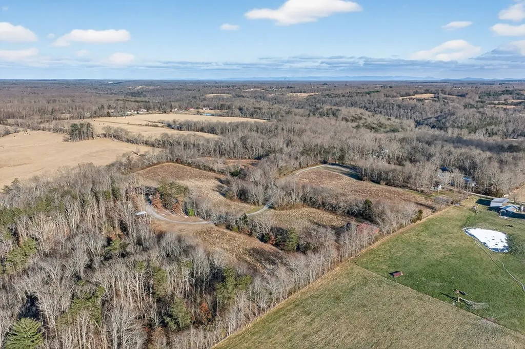 40 Diamond Padgett Lane Monterey TN 38574