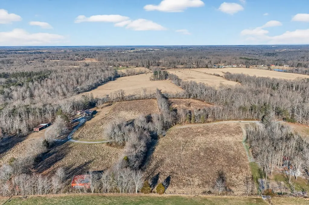 40 Diamond Padgett Lane Monterey TN 38574