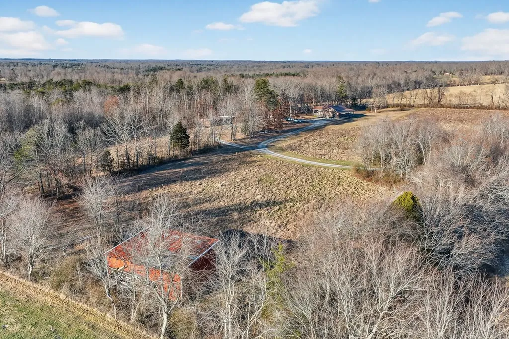 40 Diamond Padgett Lane Monterey TN 38574