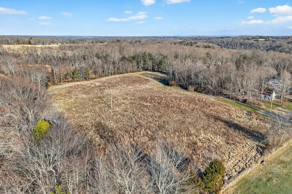 40 Diamond Padgett Lane Monterey TN 38574