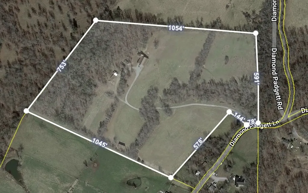 40 Diamond Padgett Lane Monterey TN 38574