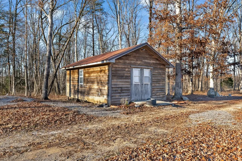 40 Diamond Padgett Lane Monterey TN 38574