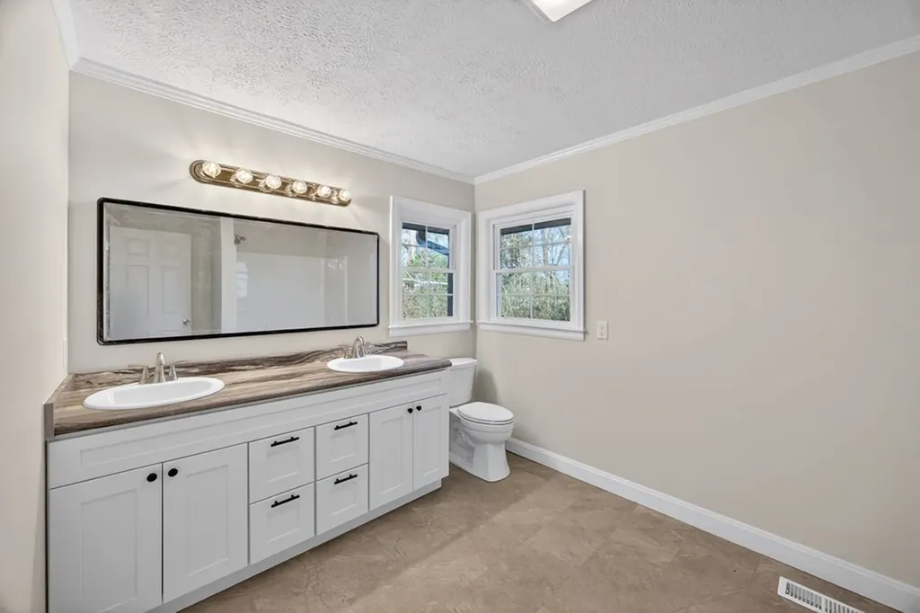 2136 W Broad Street Cookeville TN 38501