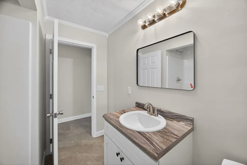 2136 W Broad Street Cookeville TN 38501