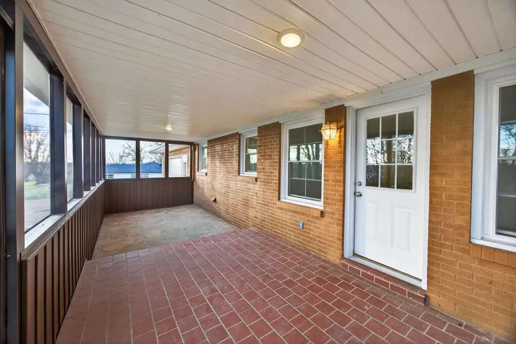 2136 W Broad Street Cookeville TN 38501