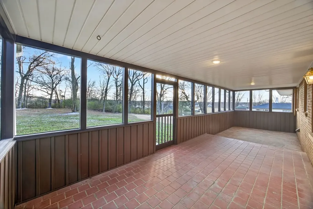 2136 W Broad Street Cookeville TN 38501