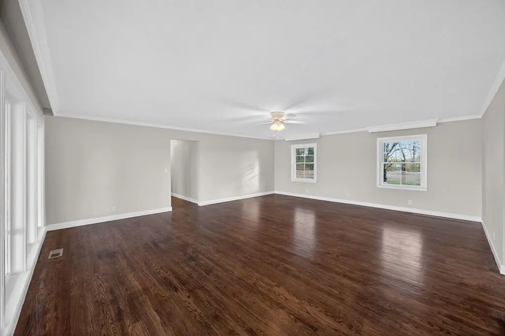 2136 W Broad Street Cookeville TN 38501