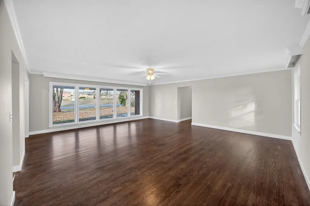 2136 W Broad Street Cookeville TN 38501