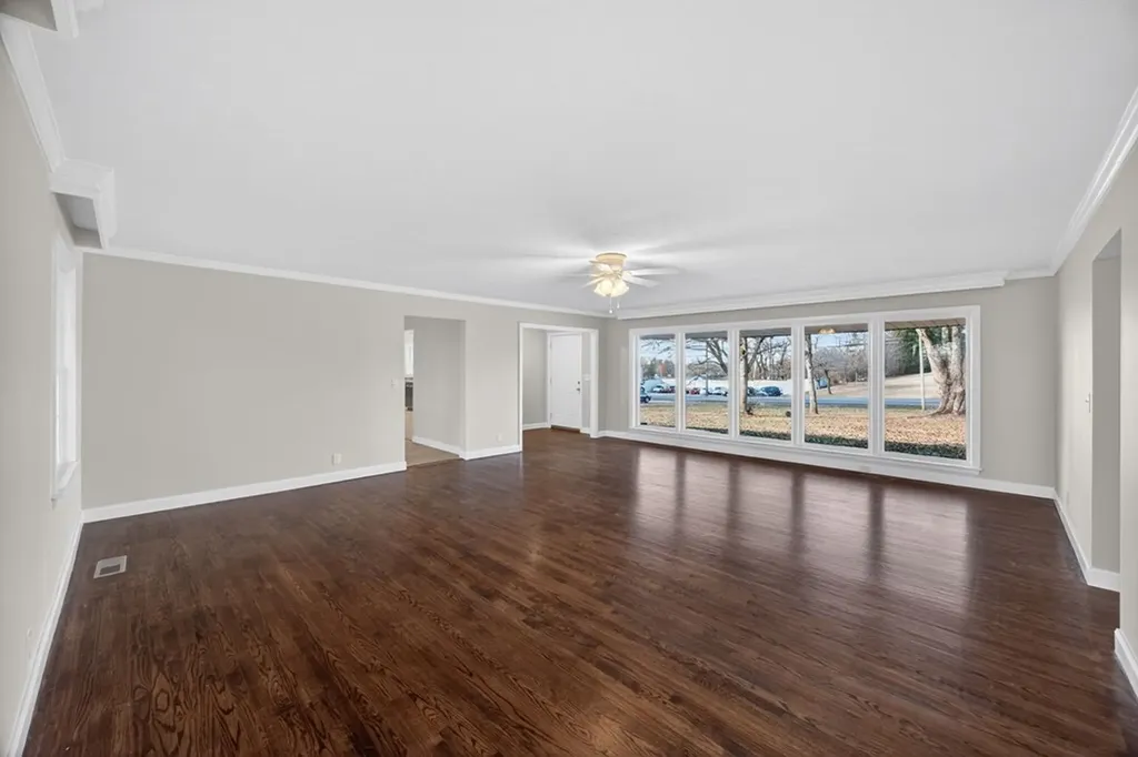 2136 W Broad Street Cookeville TN 38501