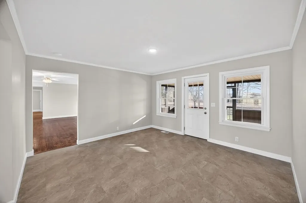 2136 W Broad Street Cookeville TN 38501