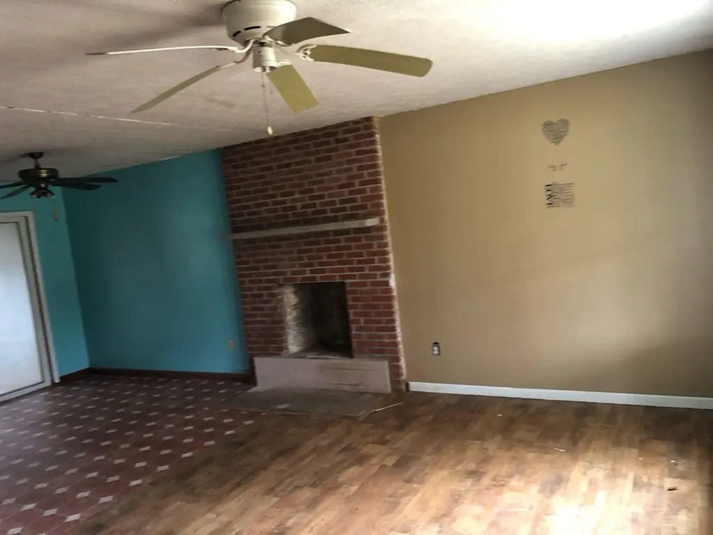 2710 Tabor Loop Crossville TN 38571