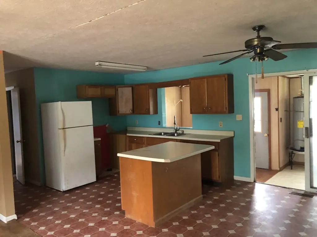 2710 Tabor Loop Crossville TN 38571