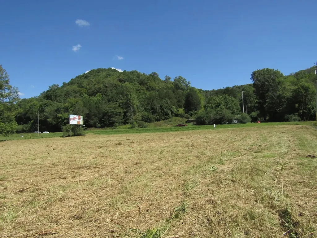 14AC Hartsville Road Lafayette TN 37083