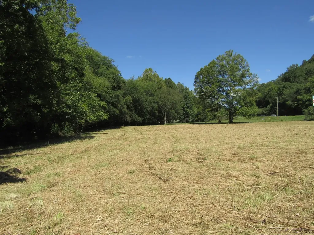14AC Hartsville Road Lafayette TN 37083