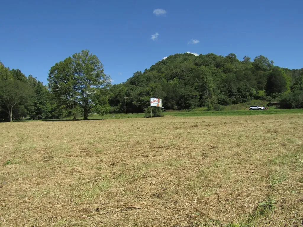 14AC Hartsville Road Lafayette TN 37083