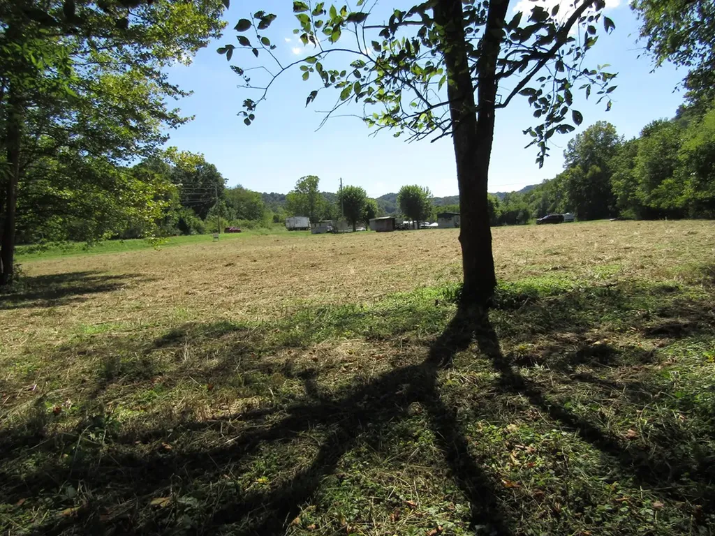 14AC Hartsville Road Lafayette TN 37083