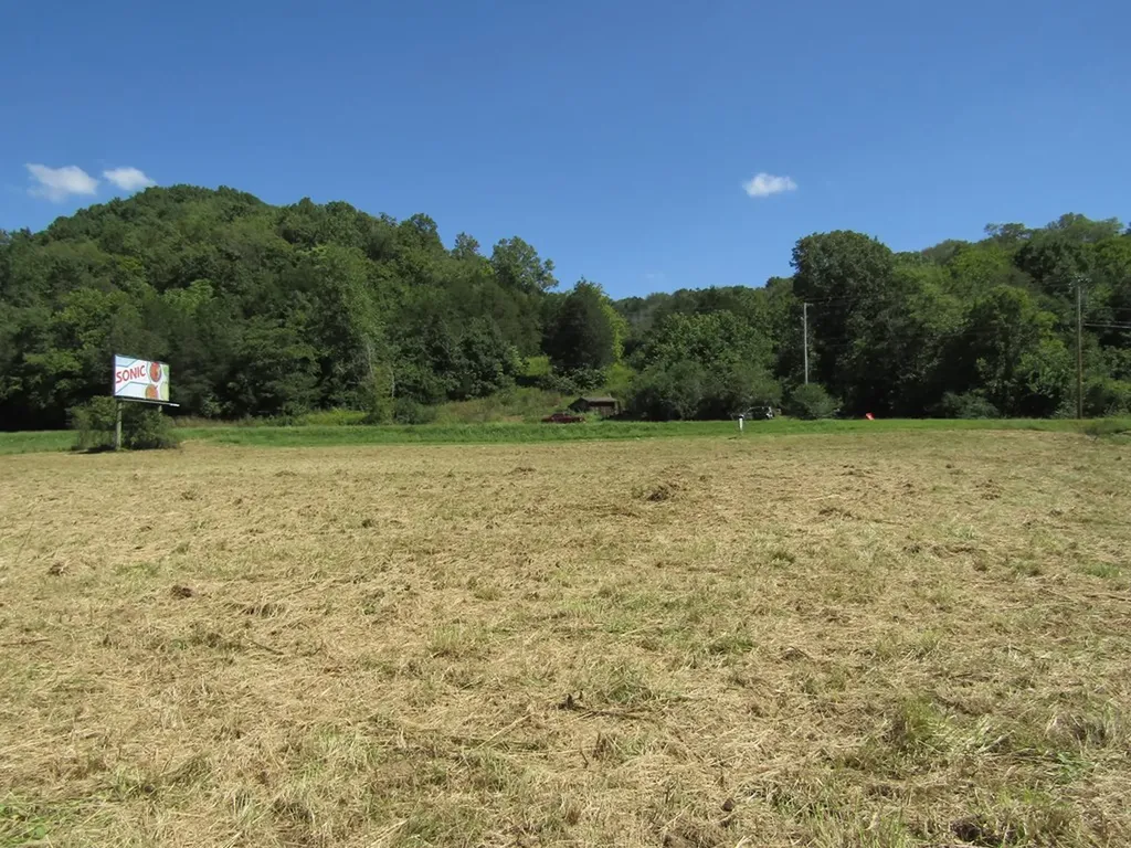 14AC Hartsville Road Lafayette TN 37083