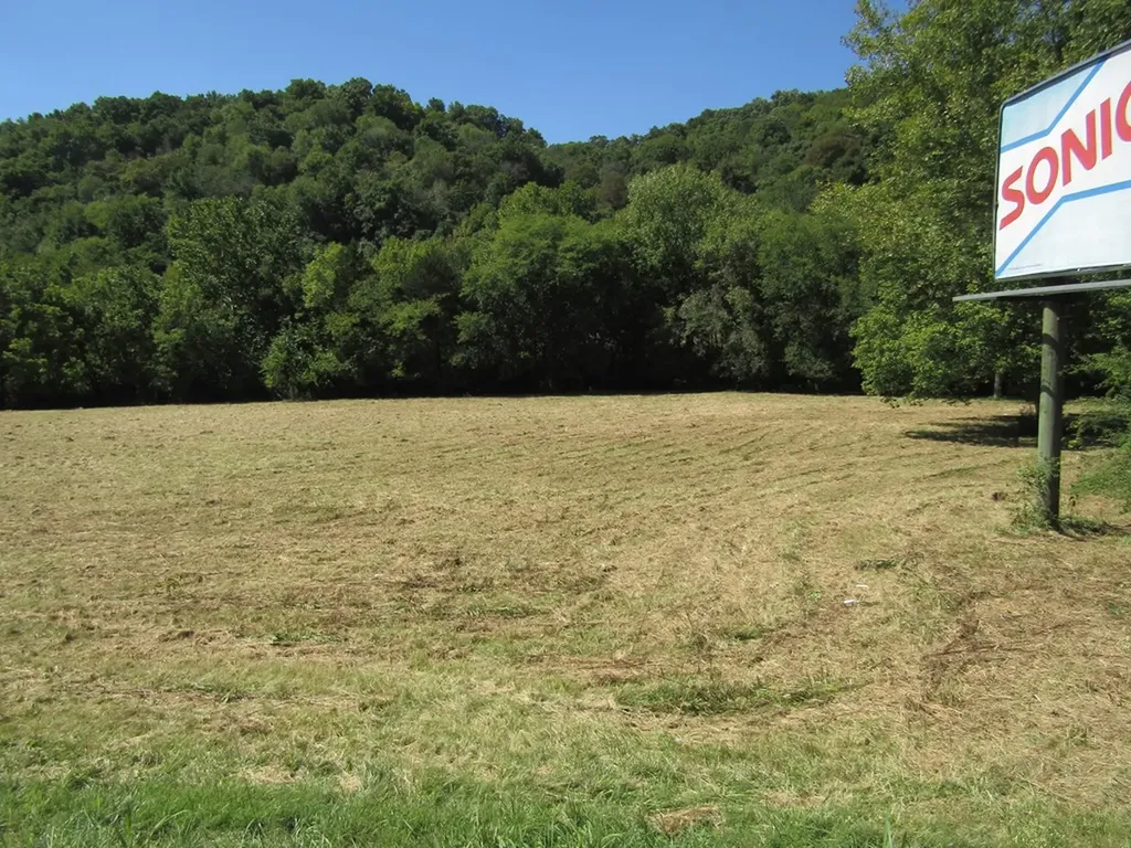 14AC Hartsville Road Lafayette TN 37083