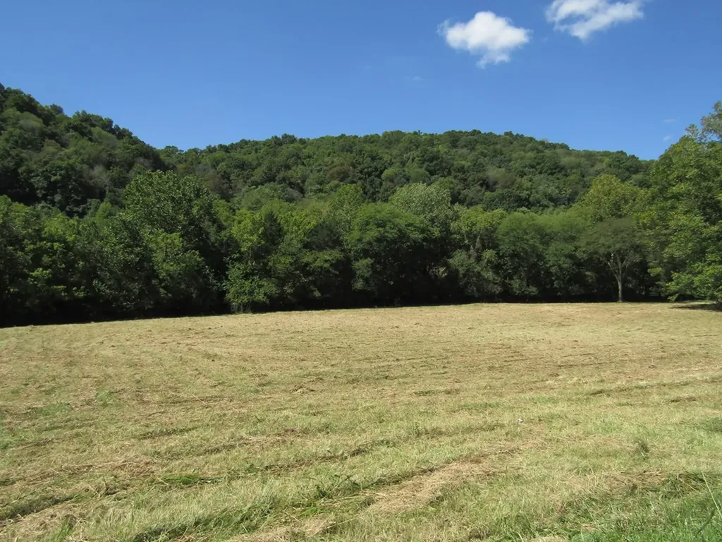 14AC Hartsville Road Lafayette TN 37083