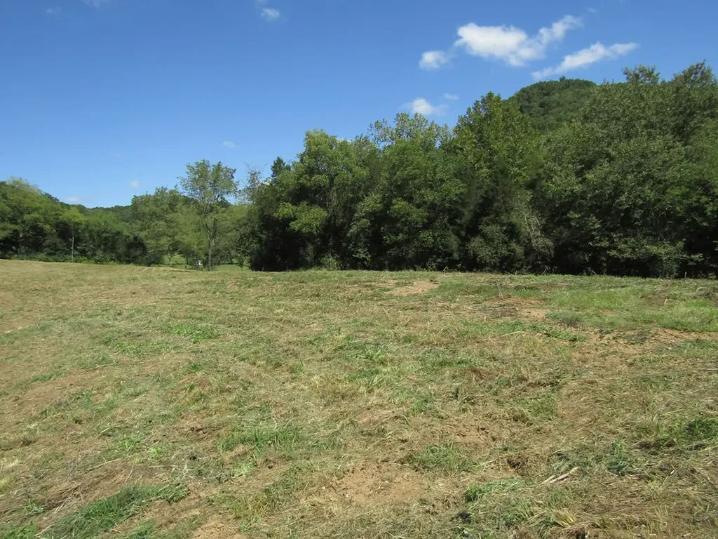 14AC Hartsville Road Lafayette TN 37083