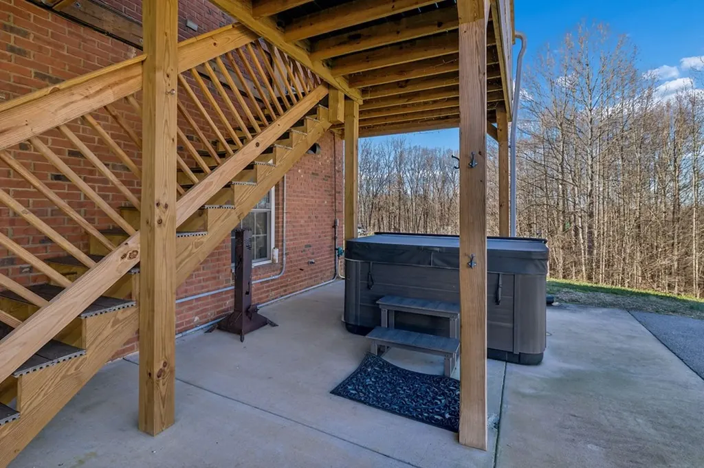 9200 Dobbs Cemetery Road Baxter TN 38544