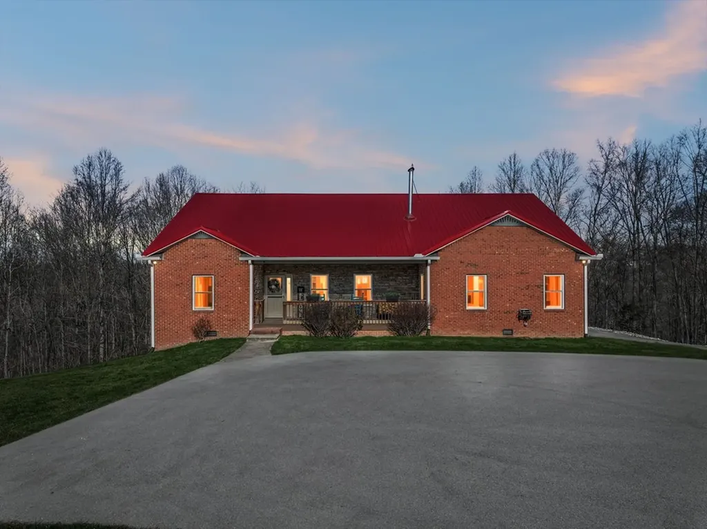 9200 Dobbs Cemetery Road Baxter TN 38544