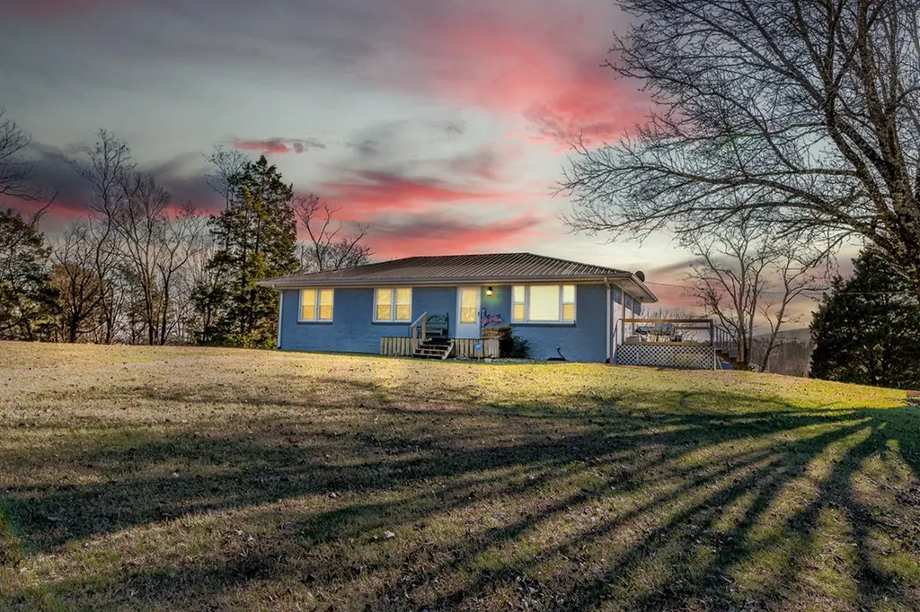 15 Amos Mcclerran Road Celina TN 38551