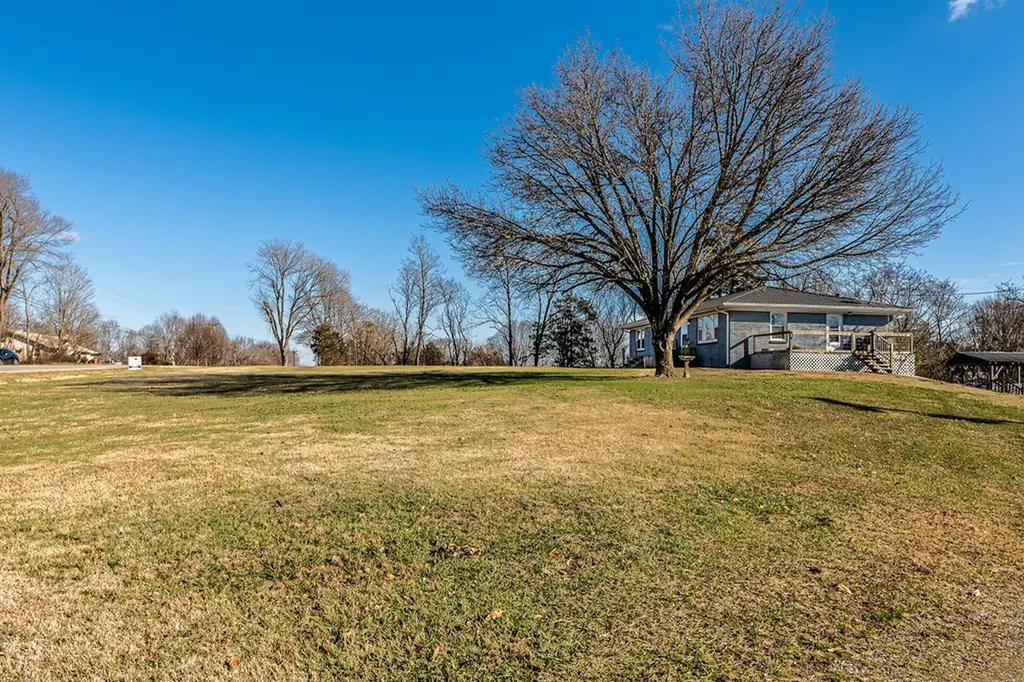 15 Amos Mcclerran Road Celina TN 38551