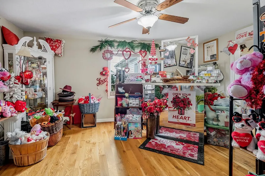 515 W Main Street Byrdstown TN 38549