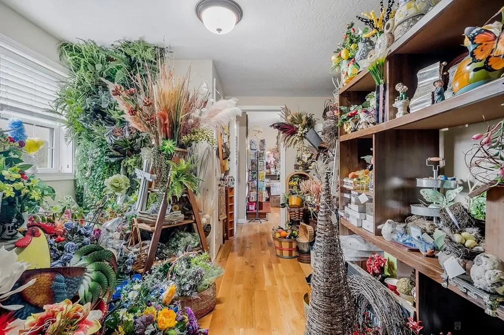 515 W Main Street Byrdstown TN 38549