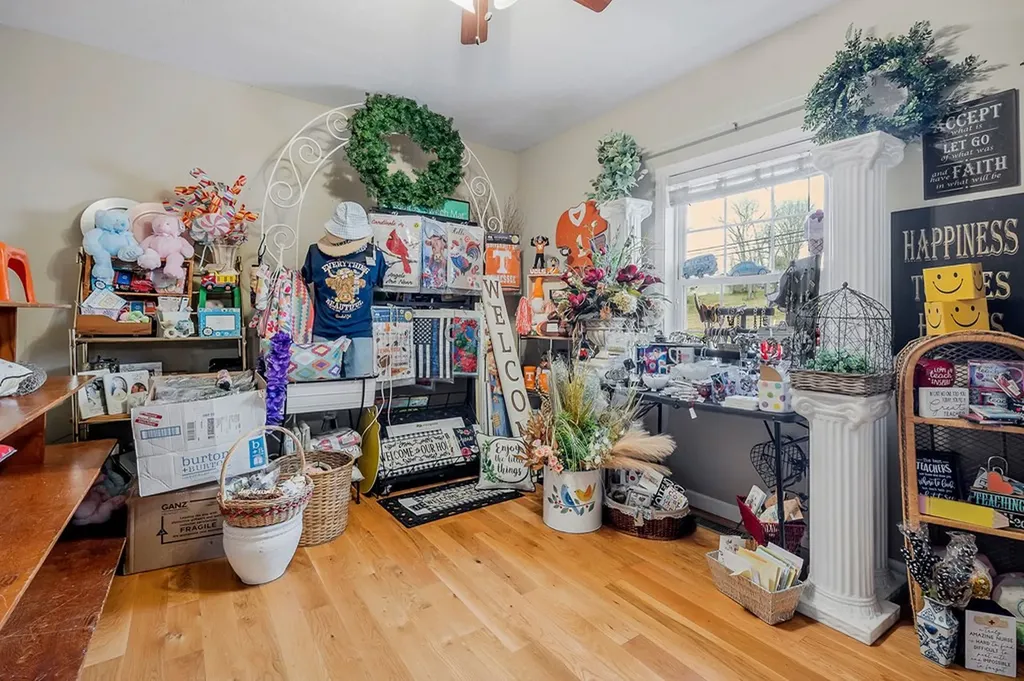515 W Main Street Byrdstown TN 38549