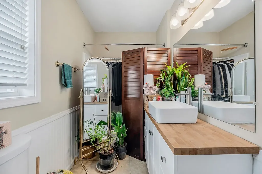 515 W Main Street Byrdstown TN 38549