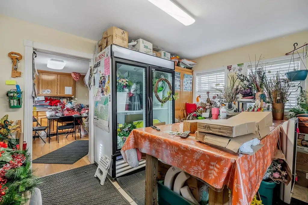 515 W Main Street Byrdstown TN 38549
