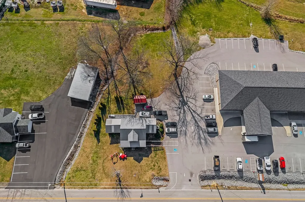 515 W Main Street Byrdstown TN 38549