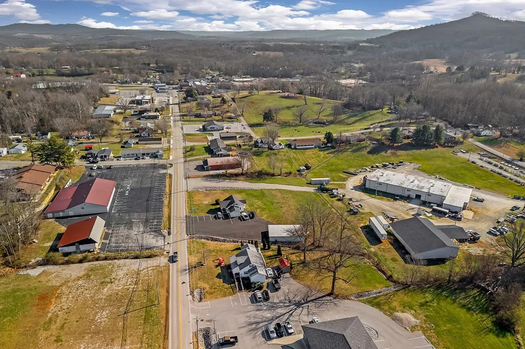 515 W Main Street Byrdstown TN 38549