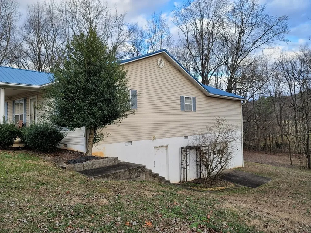 459 Frank Anderson Sparta TN 38583