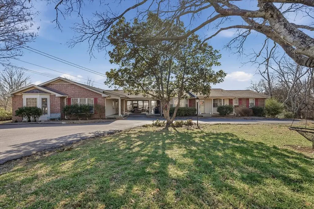 123 Savely Drive Hendersonville TN 37075