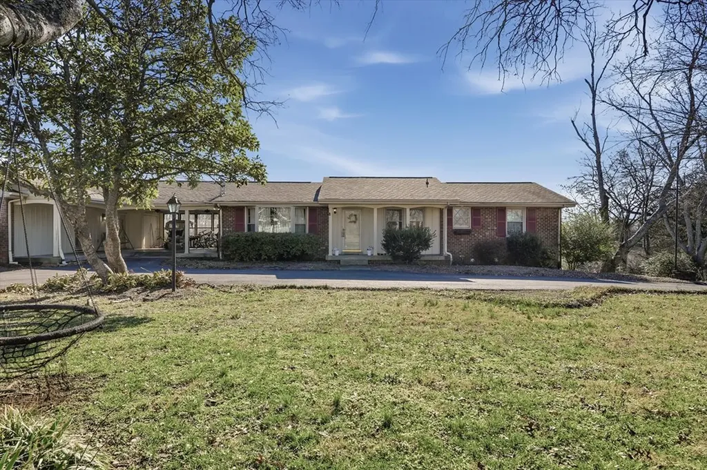 123 Savely Drive Hendersonville TN 37075